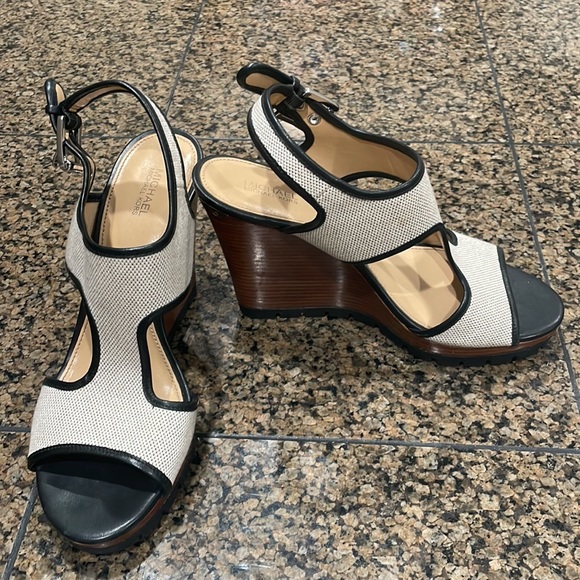 Michael Kors wedges - Picture 5 of 7